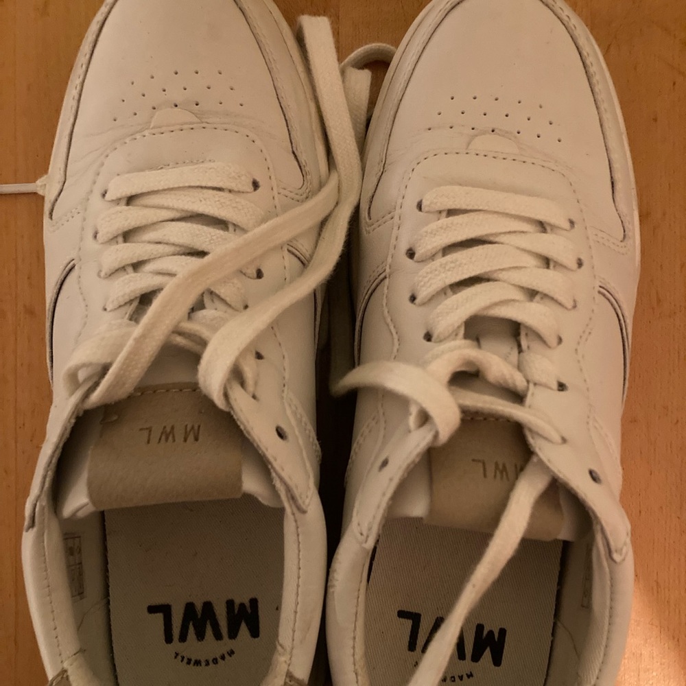 Madwell Court Sneakers in White Leather. Only worn a couple of times.